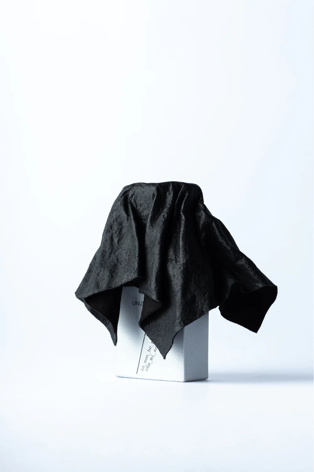 IO NON HO MANI CHE MI ACCAREZZINO IL VISO